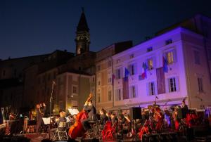 Praznik s Tartinijem in Orkestrom Slovenske vojske na Tartinijevem trgu 11
